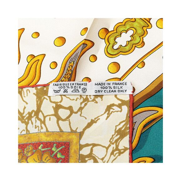 Pre Loved Louis Vuitton Herms Soleil Silk Scarf Multicolor 90cm x 90cm - Picture 3 of 7